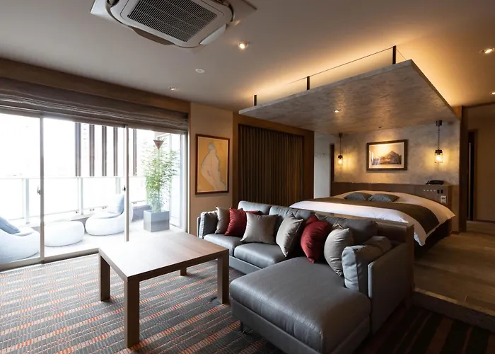 Y-Hotel